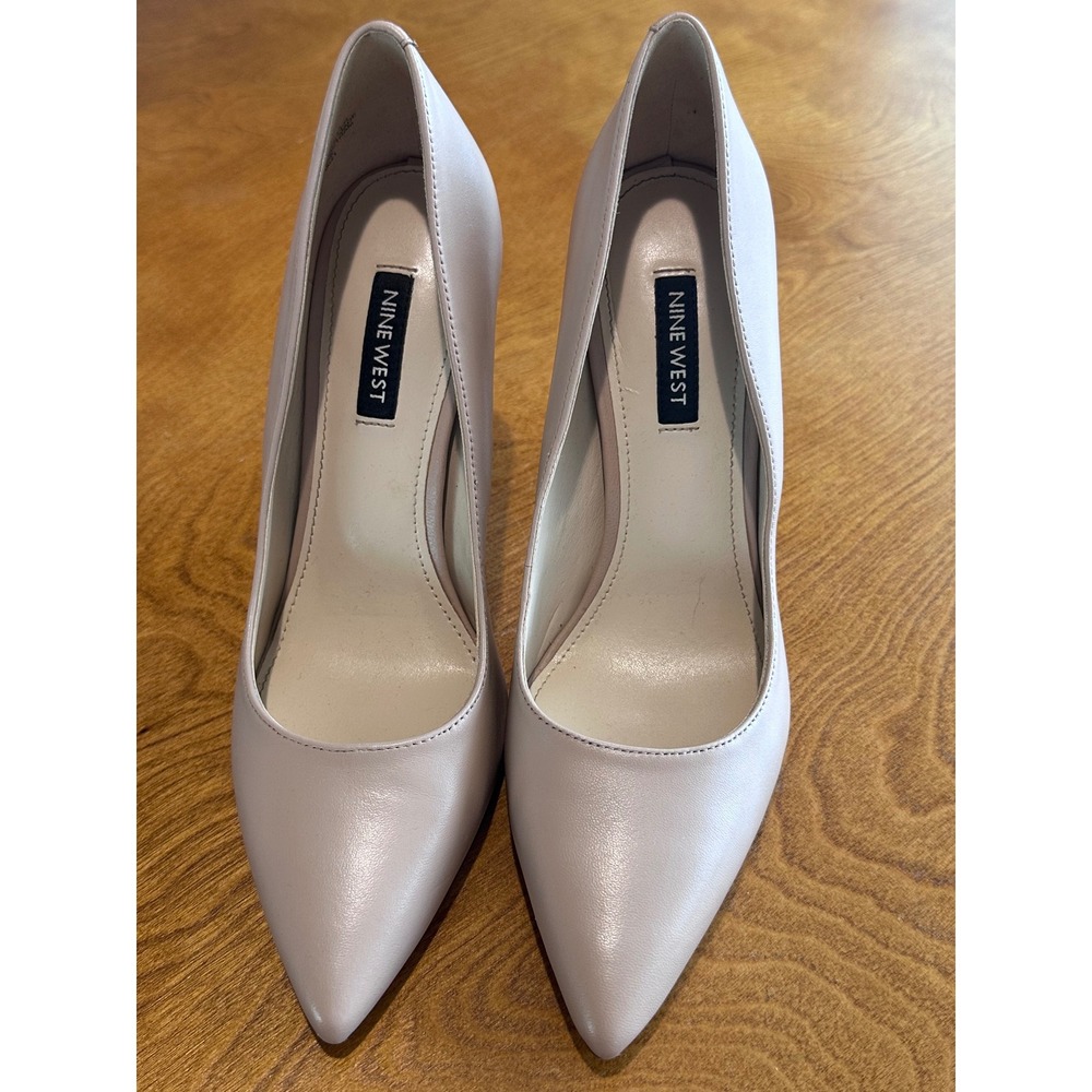 Nine West Womens Pointed Toe Pumps Nude Pink Leather Stiletto Heels Size 7.5M